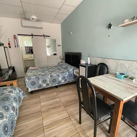 Ezeiza 1 Nuestro Lugar A 15 Minutos Del Aeropuerto Tranfer Opcional Desde Y Al Aeropuerto De Ezeiza Las 24 Horas Pet Friendly Esterno foto