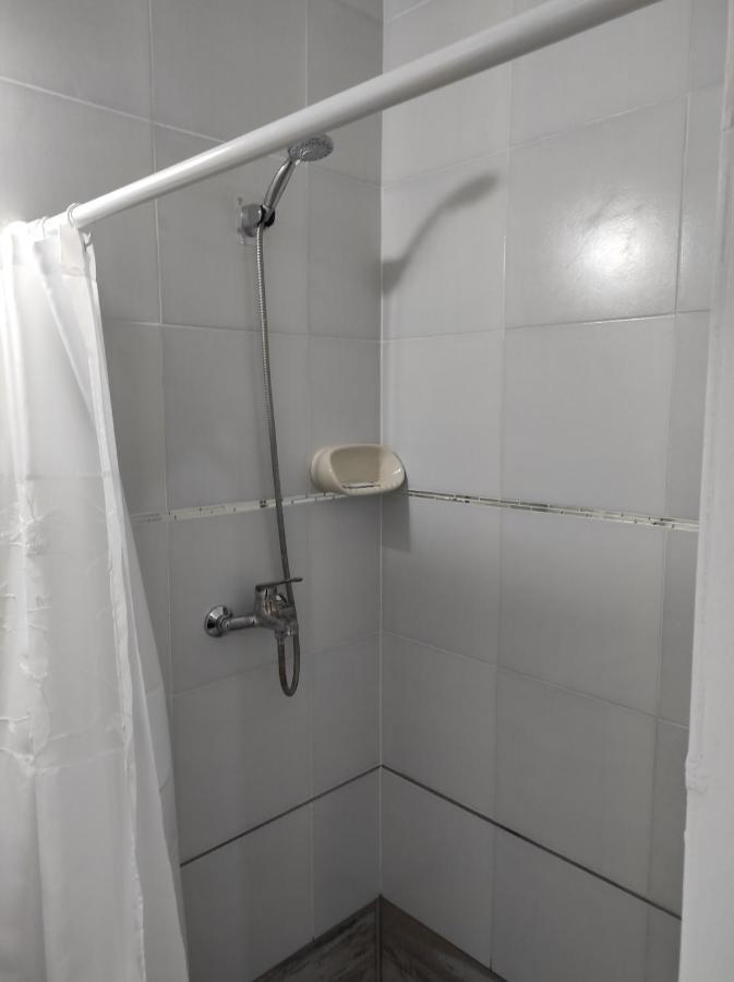 Ezeiza 1 Nuestro Lugar A 15 Minutos Del Aeropuerto Tranfer Opcional Desde Y Al Aeropuerto De Ezeiza Las 24 Horas Pet Friendly Esterno foto
